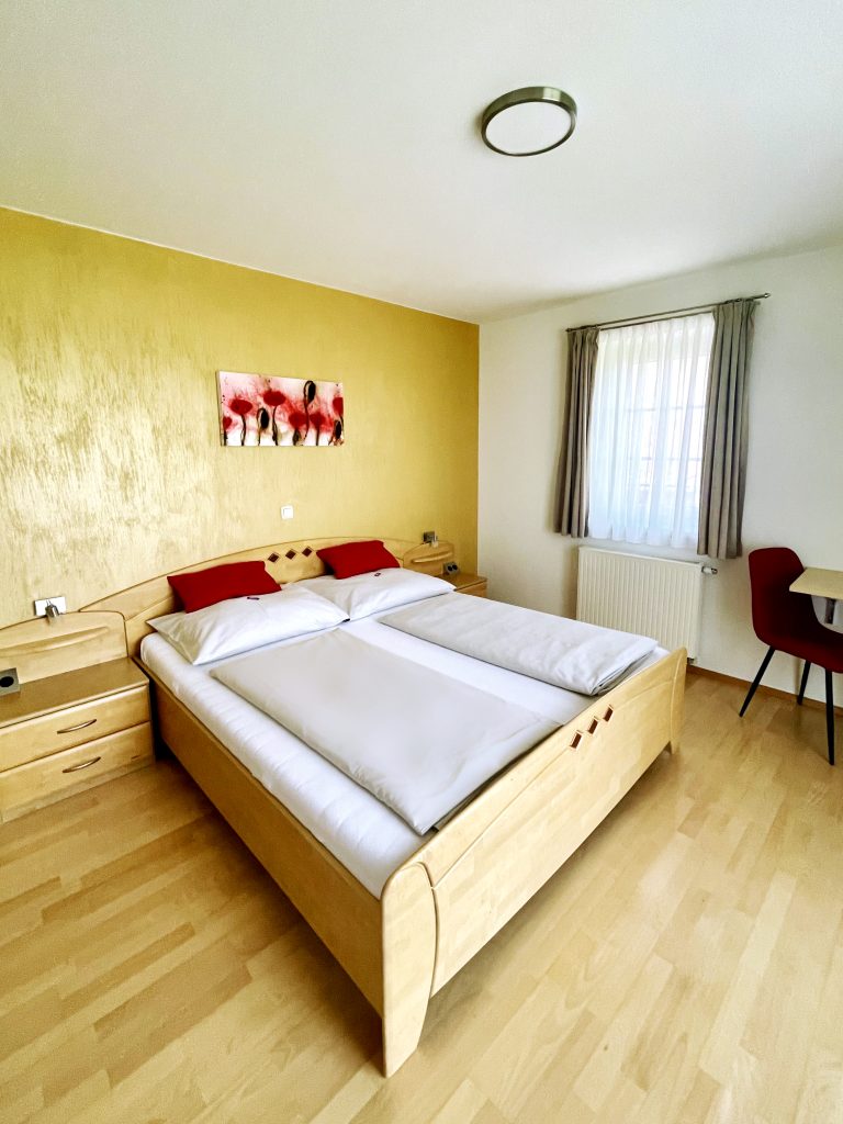 Zimmer Jamm Dorf (mit Balkon)
